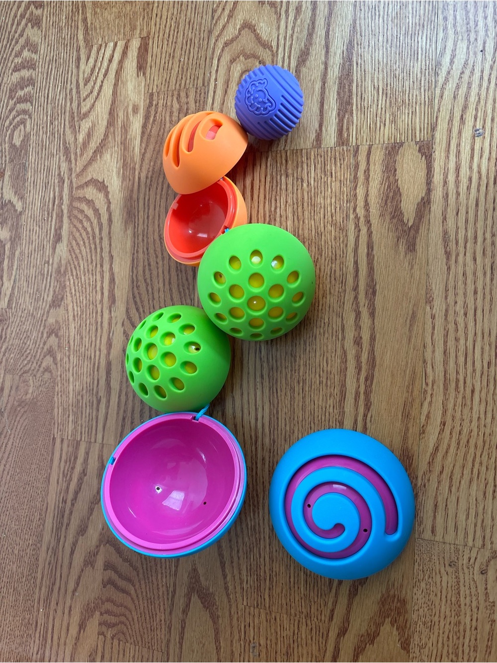 Fat Brain Toys Oombee Ball for infant toddler